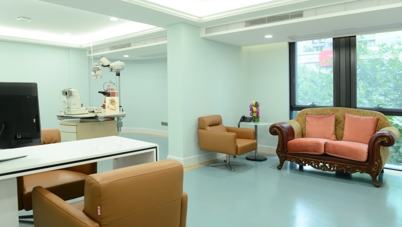 三楼,屈光中心专家vip诊室